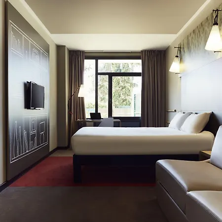 Ibis Toulon Sur فندق