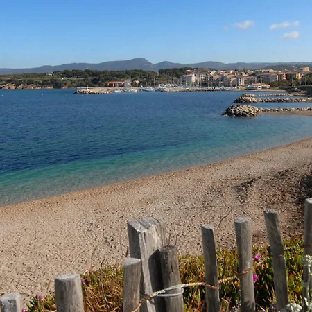 Hotel Ibis Toulon Sur 3*