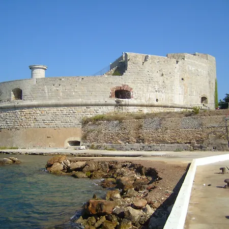 فندق Ibis Toulon Sur لا سين سور مير