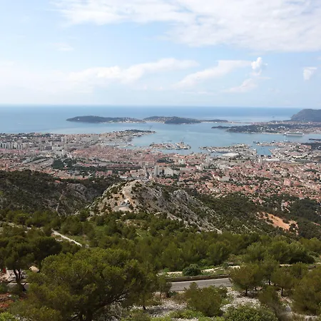 Ibis Toulon Sur لا سين سور مير