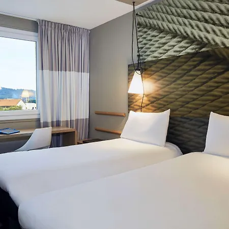 Ibis Toulon Sur لا سين سور مير