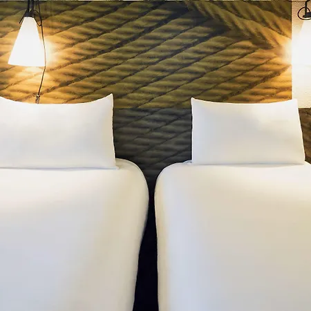 Ibis Toulon Sur فندق لا سين سور مير