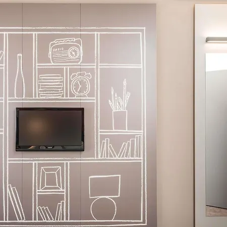 Ibis Toulon Sur 3* لا سين سور مير