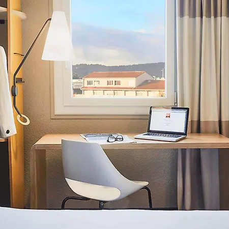 فندق Ibis Toulon Sur 3*