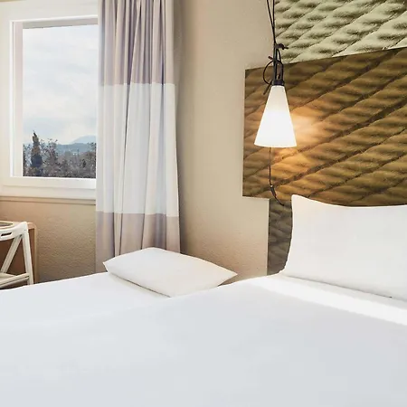 Ibis Toulon Sur فندق لا سين سور مير