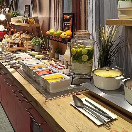 Ibis Toulon Sur فندق 3*