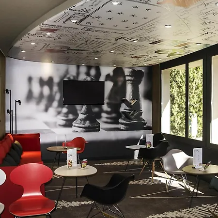 Ibis Toulon Sur فندق لا سين سور مير