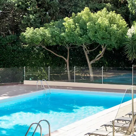 Ibis Toulon Sur