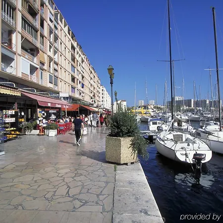 فندق Ibis Toulon Sur 3*