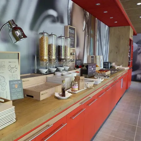 Ibis Toulon Sur 3* لا سين سور مير