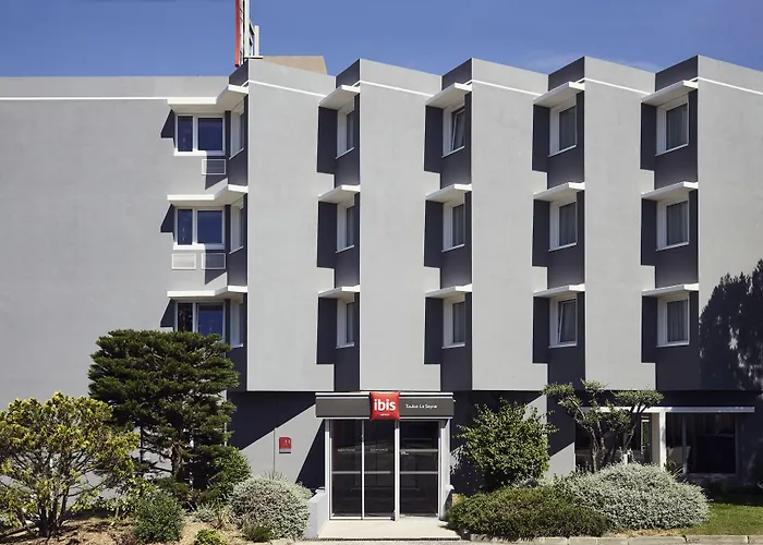 Ibis Toulon Sur