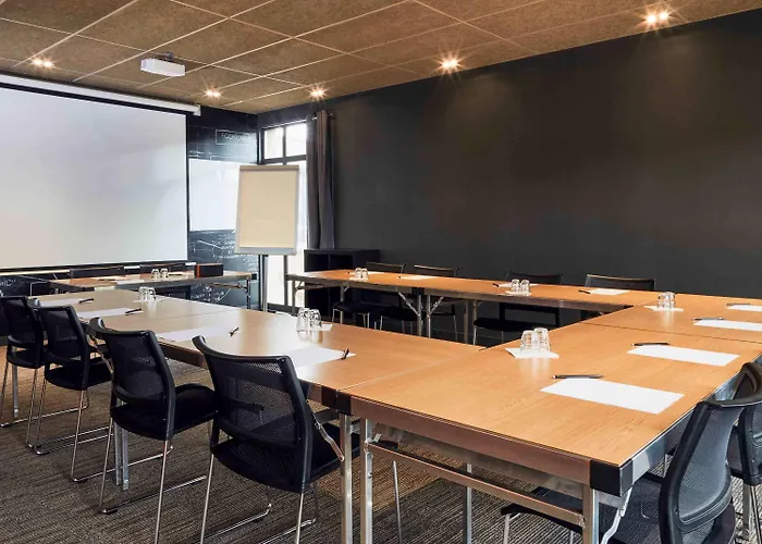 Ibis Toulon Sur Hotel 3*