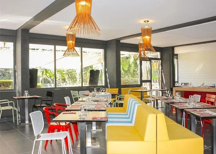 Ibis Toulon Sur