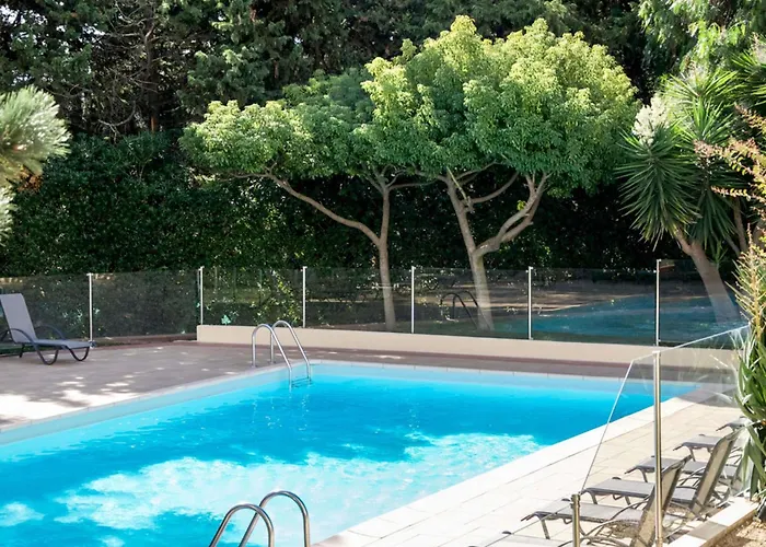 Ibis Toulon Sur