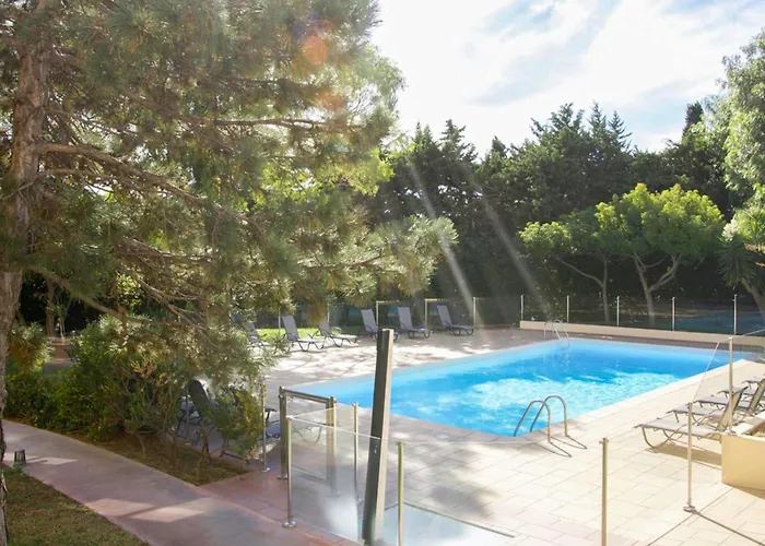 Hotel Ibis Toulon Sur 3*